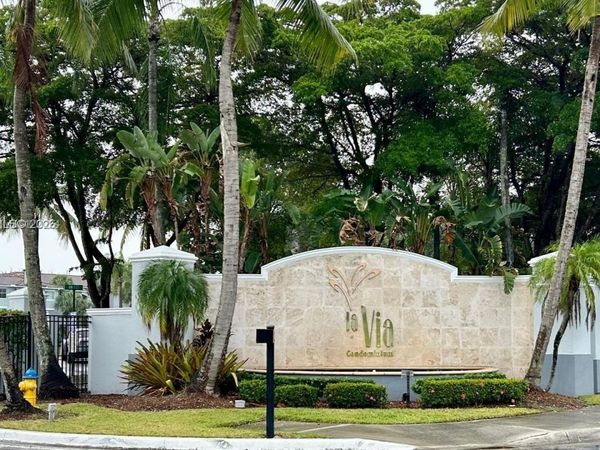 155 NW 96th Ter, Unit 2-201, Pembroke Pines, FL 33024