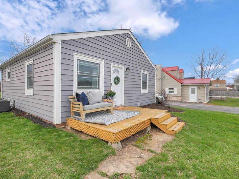 1041 Meadow Lane, Columbus, OH 43207 Photo 2