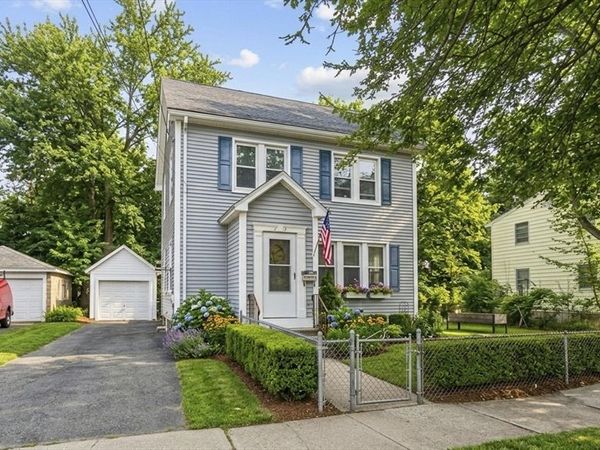 36 Daniel St, Springfield, MA 01151