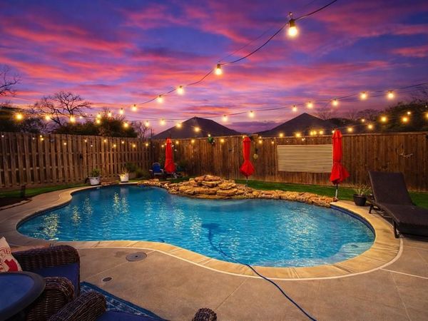 757 Winding Oak Bend, Lake Dallas, TX 75065