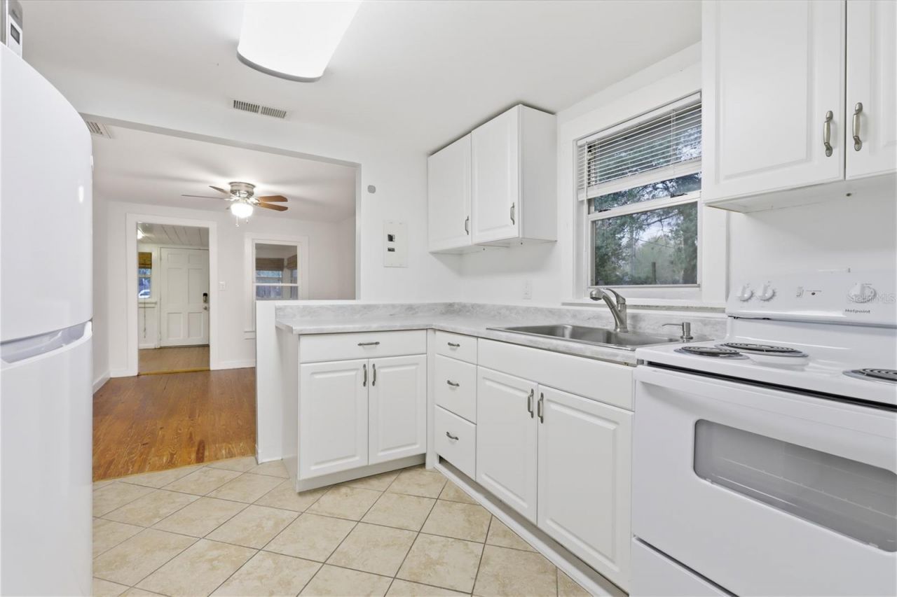 1120 E Minnesota Avenue , Deland, FL 32724 Photo