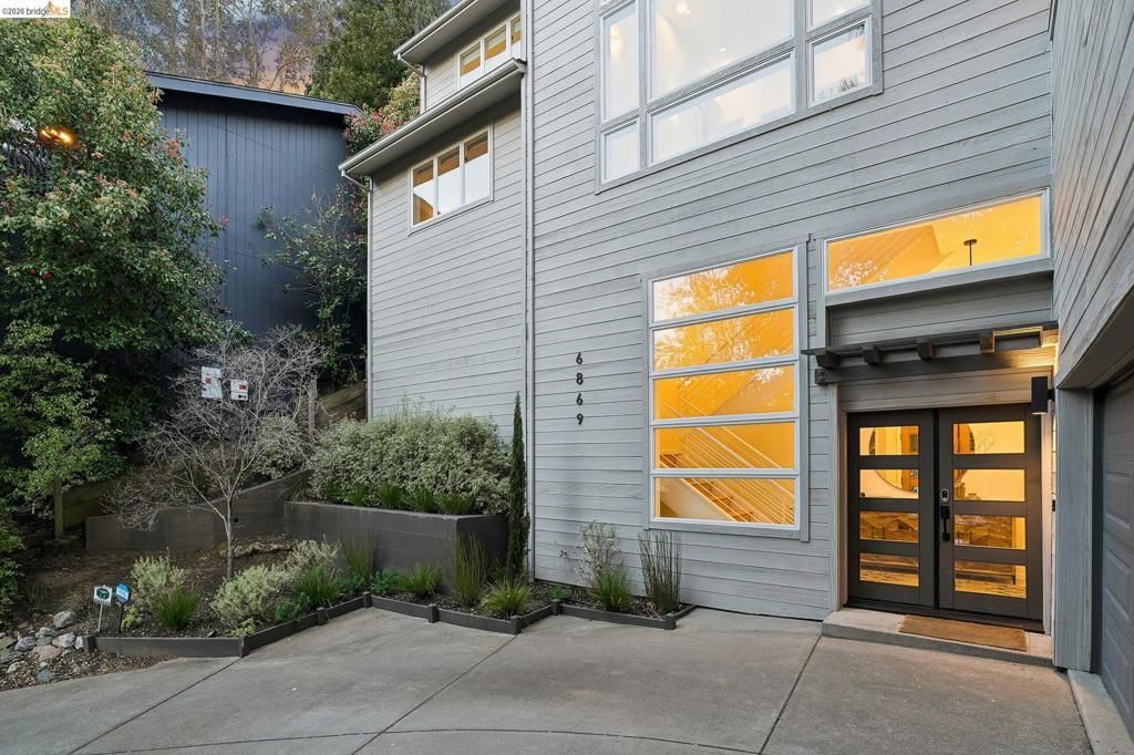 6869 Bristol Dr, Berkeley, CA 94705 Main Photo