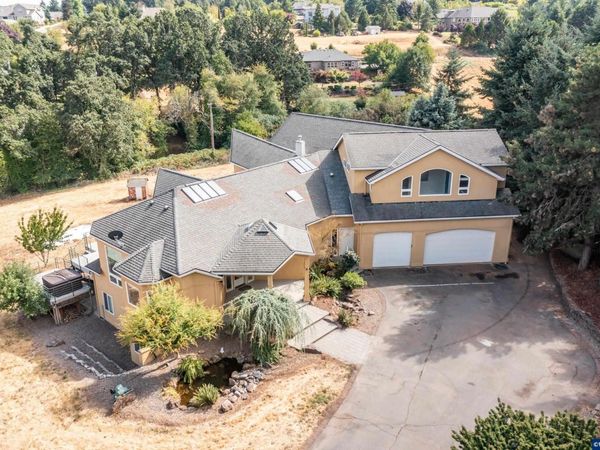 7002 Rainbow Dr SE, Salem, OR 97302