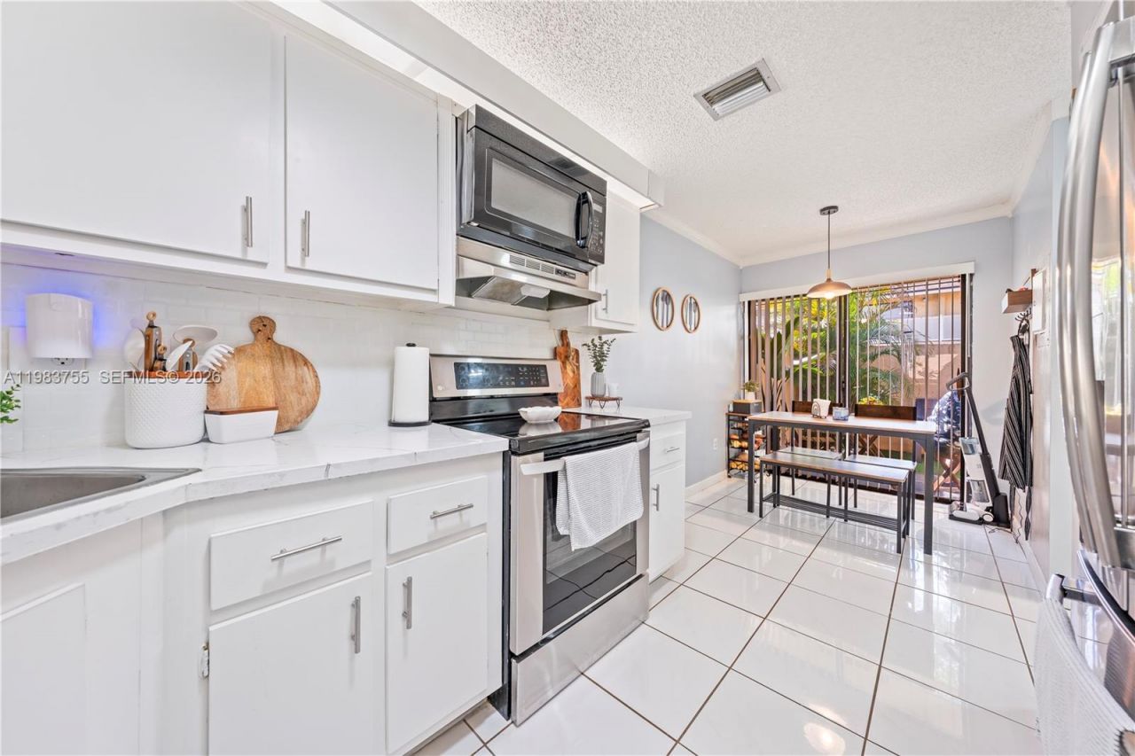 505 NW 214th St , Unit 101, Miami Gardens, FL 33169 Photo