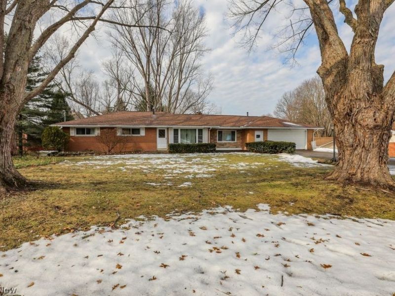 6361 Marchinn Drive, Ravenna, OH 44266 Photo 2