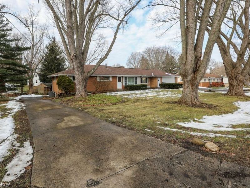 6361 Marchinn Drive, Ravenna, OH 44266 Photo 4