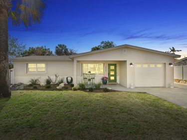 3528 NE Jeannette Drive, Jensen Beach, FL 34957