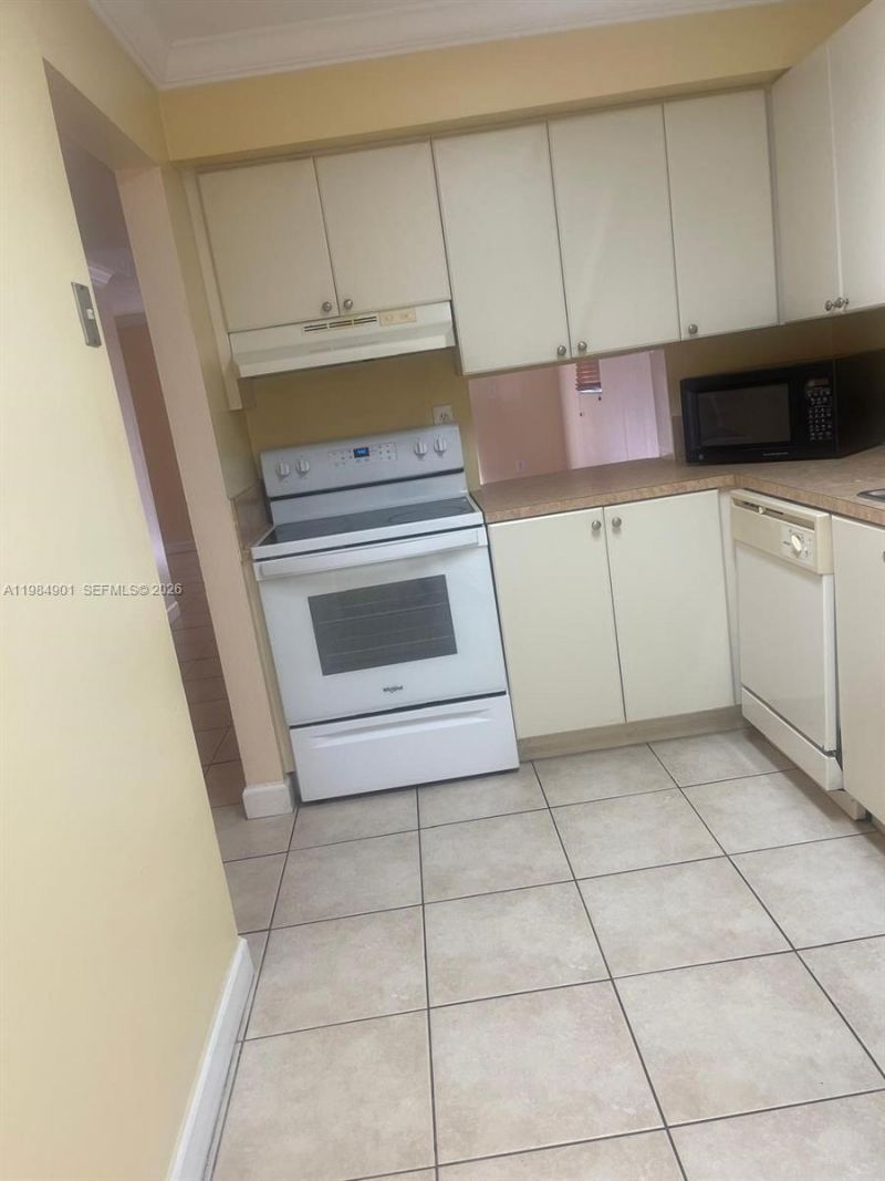 8600 SW 109th Ave, Unit 4-220, Miami, FL 33173 Photo