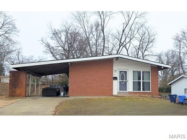 1155 Saint Anthony Lane , Florissant, MO 63033