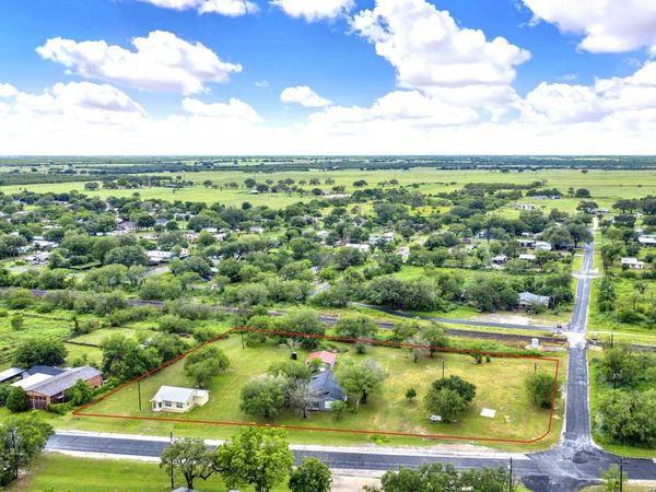 225/255/285 San Antonio Ave, Leming, TX 78064