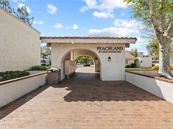 25027 Peachland Avenue, Unit 260, Newhall, CA 91321