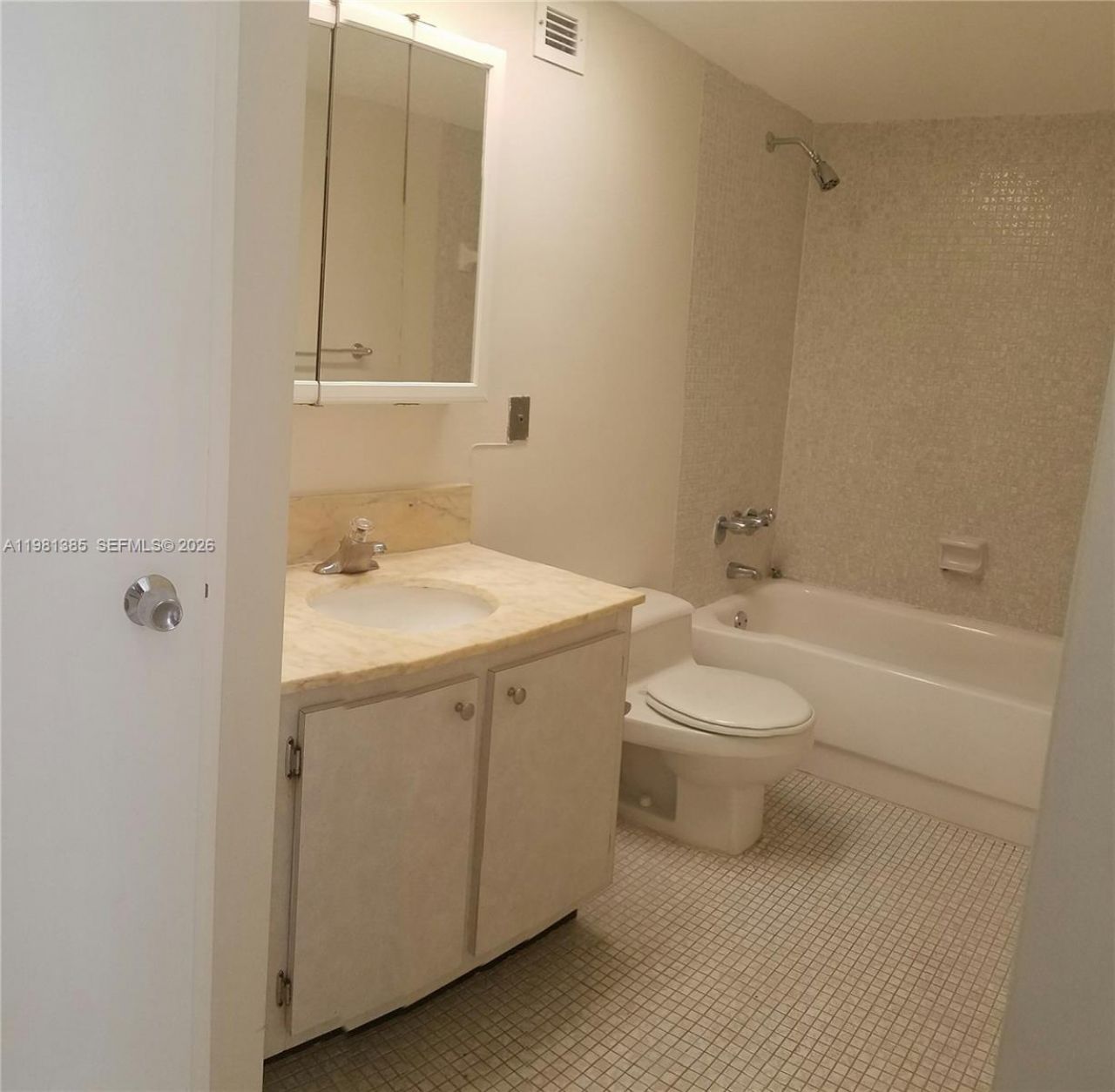 5401 Collins Ave , Unit 416, Miami Beach, FL 33140 Photo