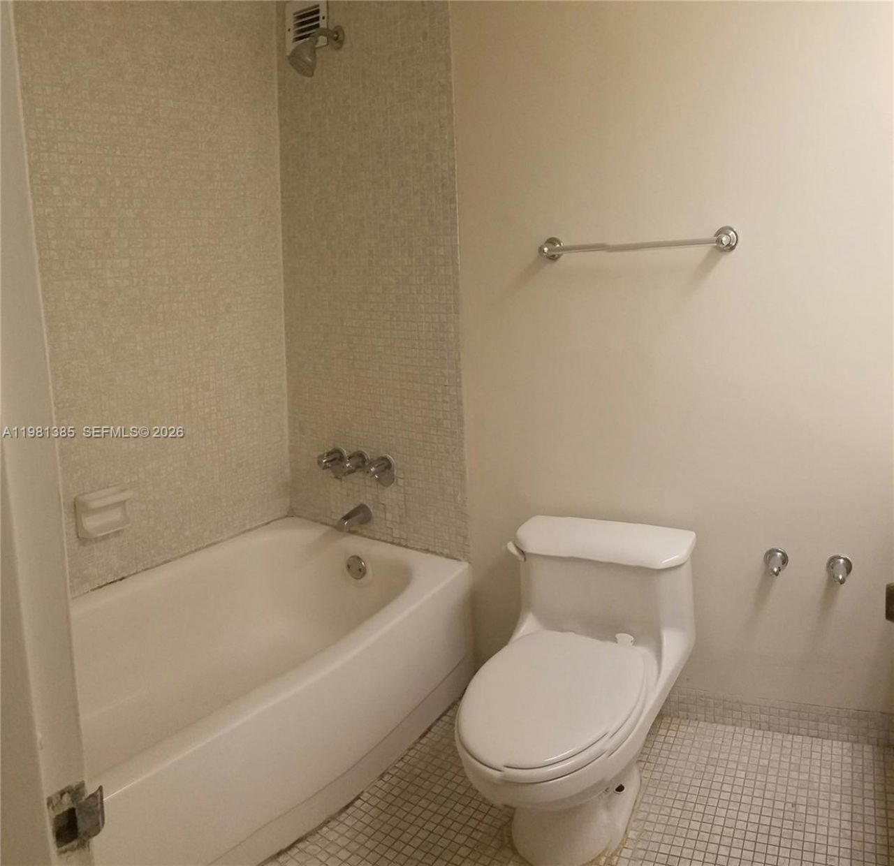 5401 Collins Ave , Unit 416, Miami Beach, FL 33140 Photo