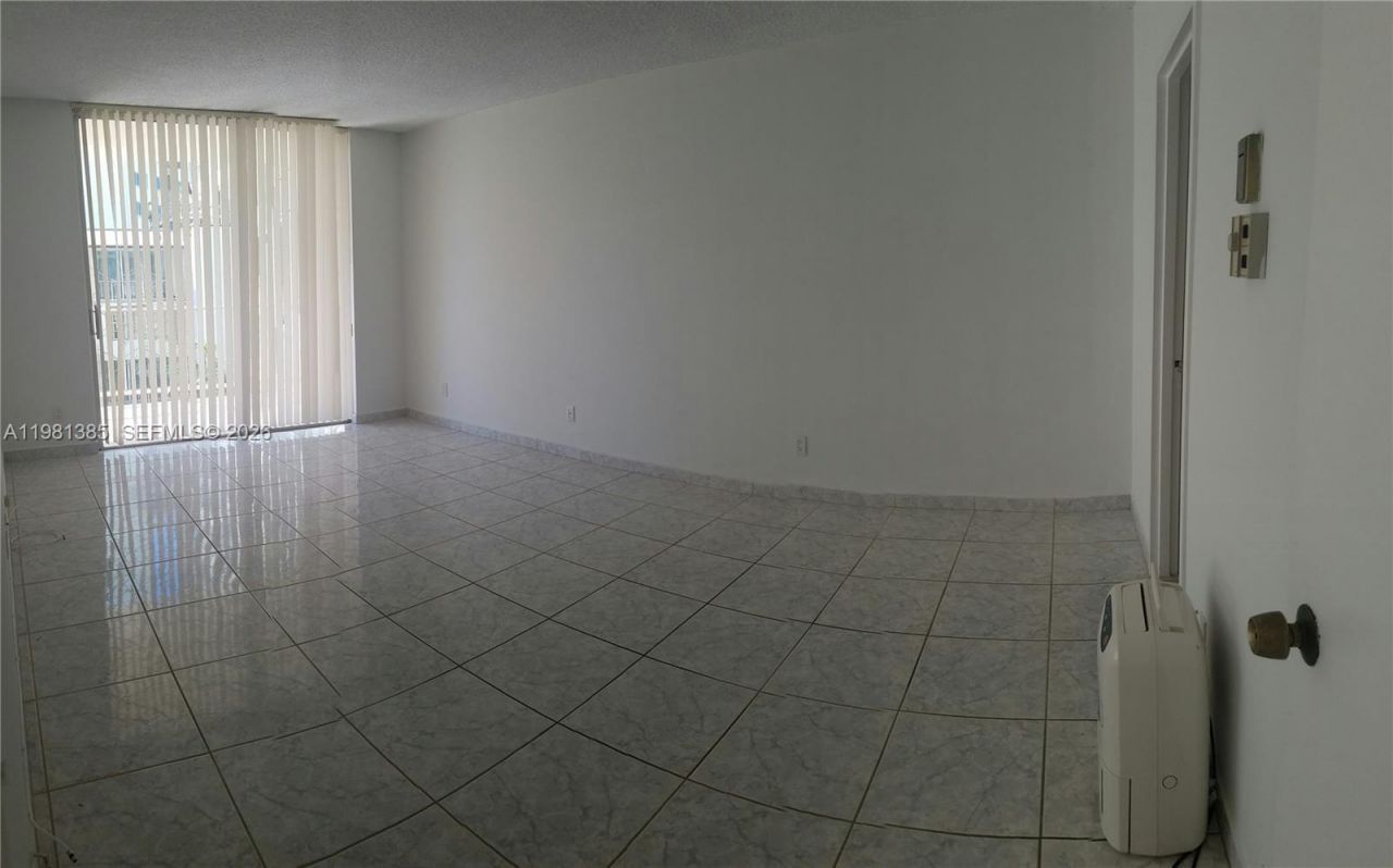5401 Collins Ave , Unit 416, Miami Beach, FL 33140 Photo