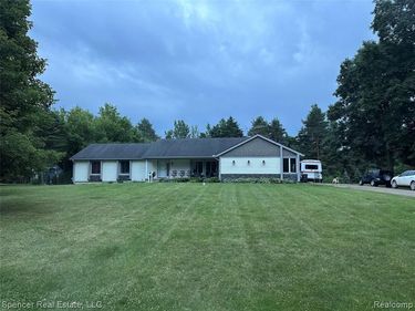 5049 Smokey Hollow Lane, Clarkston, MI 48348