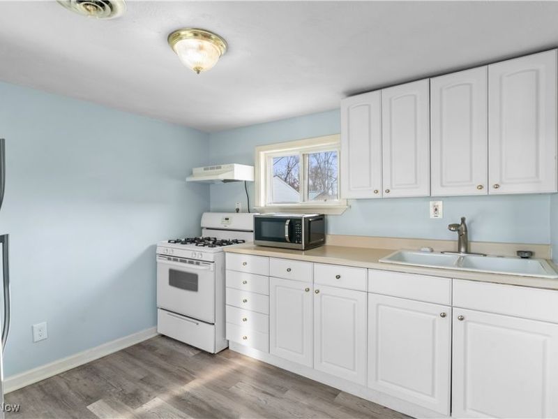 9622 Ravenna Road, Twinsburg, OH 44087 Photo 5