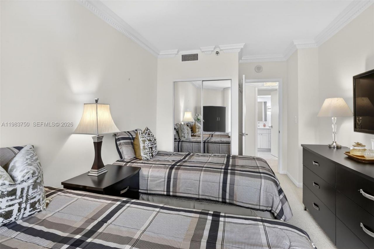 2800 Island Blvd, Unit 301, Aventura, FL 33160 Photo