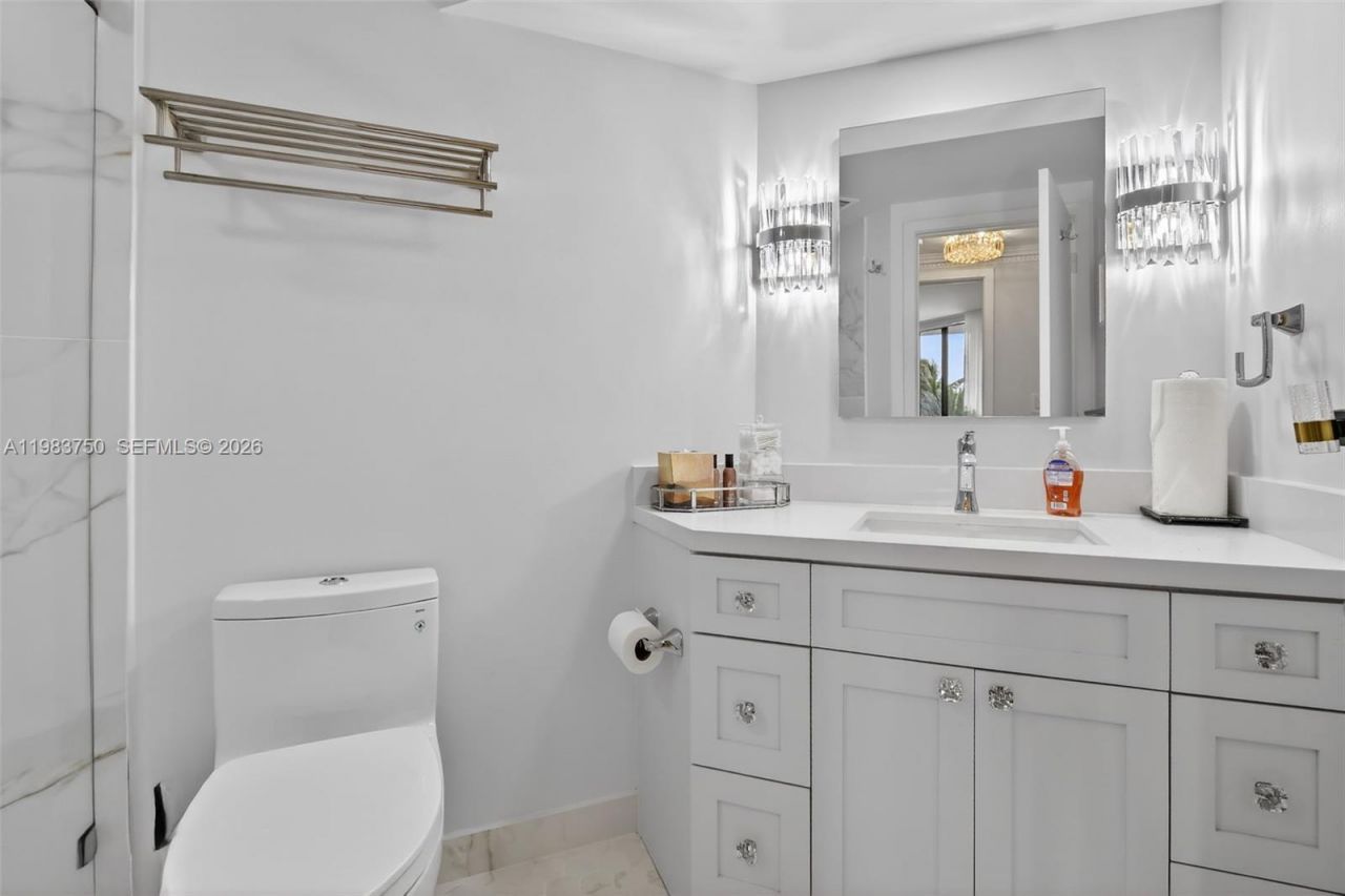 2800 Island Blvd, Unit 301, Aventura, FL 33160 Photo