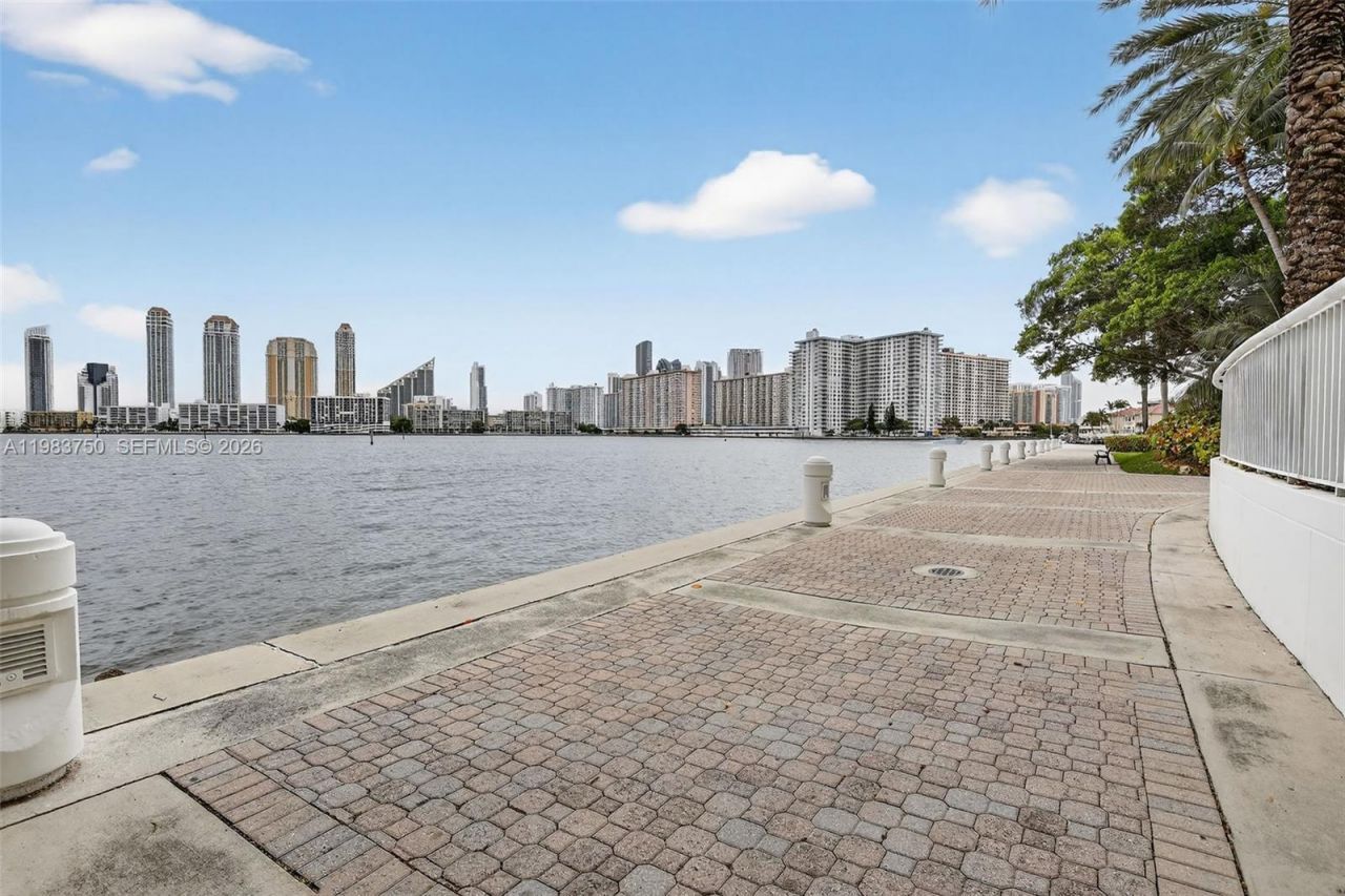 2800 Island Blvd, Unit 301, Aventura, FL 33160 Photo