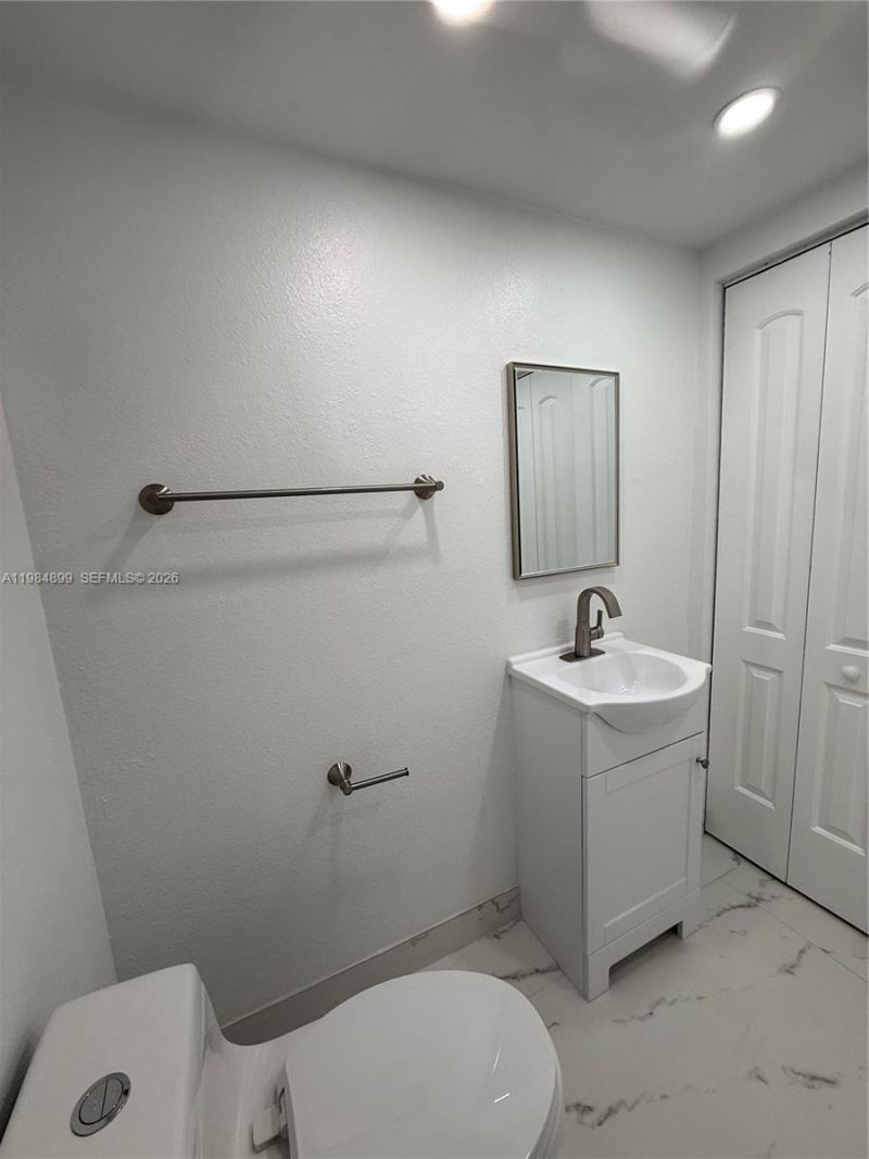 9365 Fontainebleau Blvd, Unit E218, Miami, FL 33172 Photo