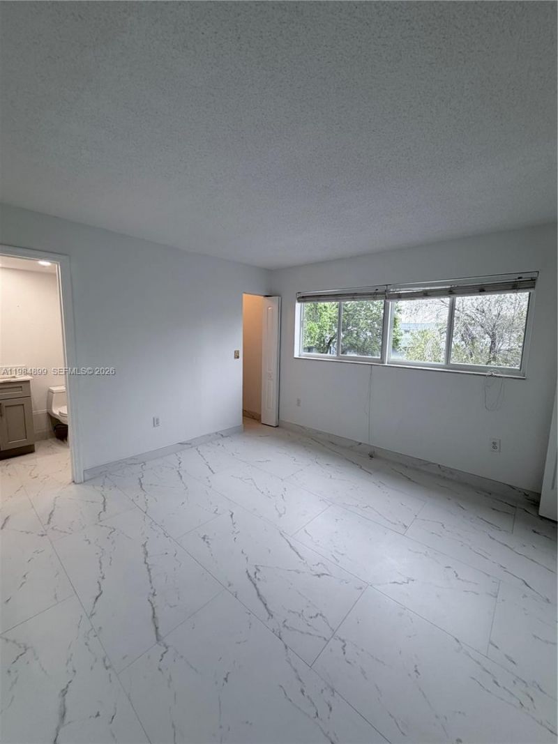 9365 Fontainebleau Blvd, Unit E218, Miami, FL 33172 Photo