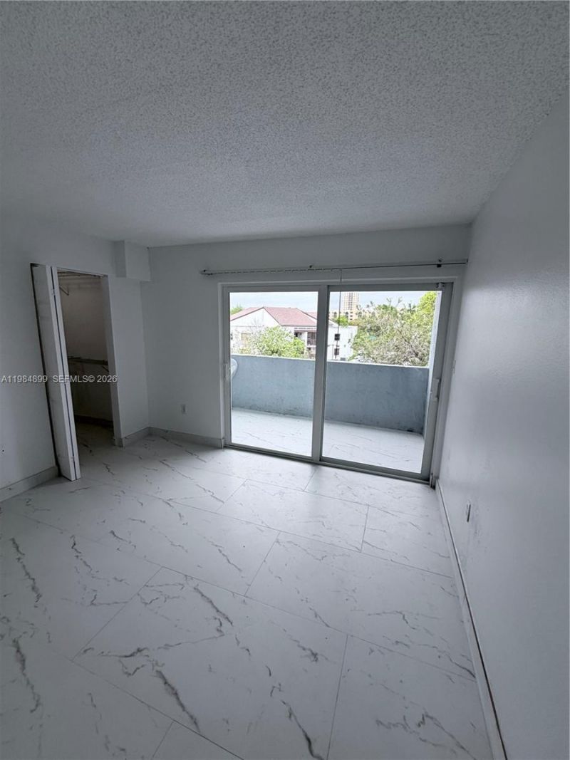 9365 Fontainebleau Blvd, Unit E218, Miami, FL 33172 Photo