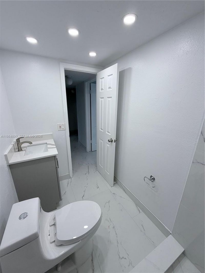 9365 Fontainebleau Blvd , Unit E218, Miami, FL 33172 Photo