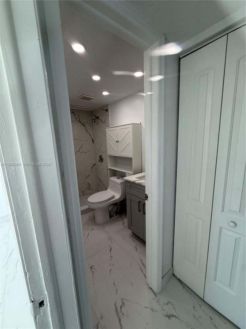 9365 Fontainebleau Blvd, Unit E218, Miami, FL 33172 Photo