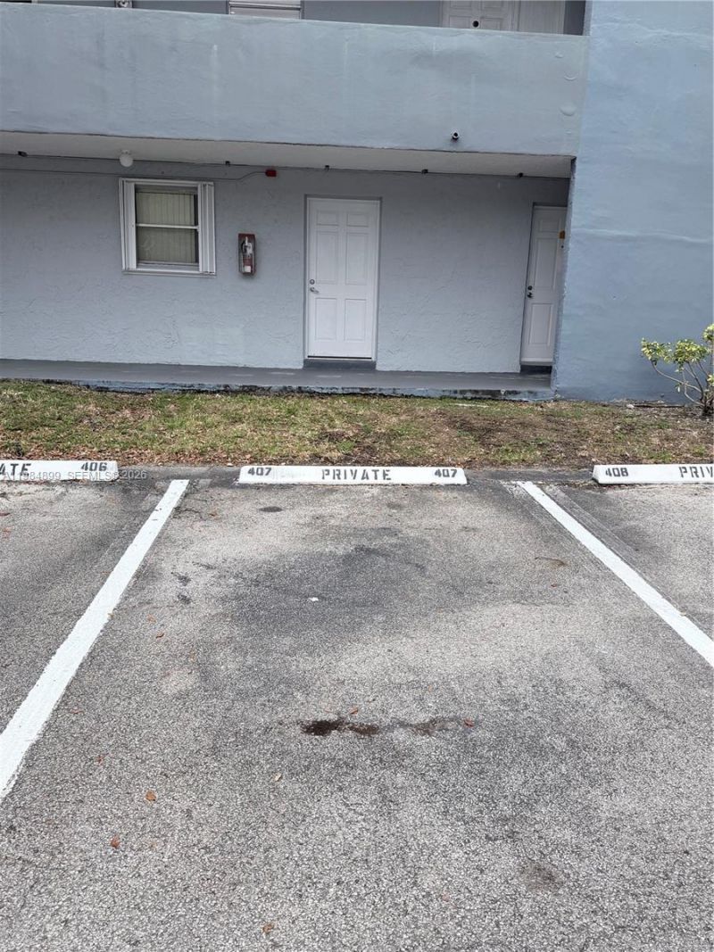 9365 Fontainebleau Blvd , Unit E218, Miami, FL 33172 Photo