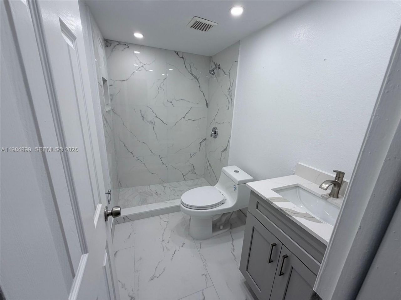 9365 Fontainebleau Blvd, Unit E218, Miami, FL 33172 Photo