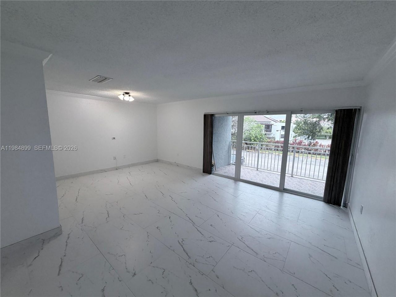 9365 Fontainebleau Blvd, Unit E218, Miami, FL 33172 Photo