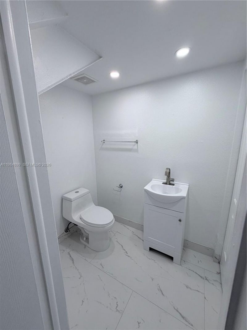 9365 Fontainebleau Blvd , Unit E218, Miami, FL 33172 Photo