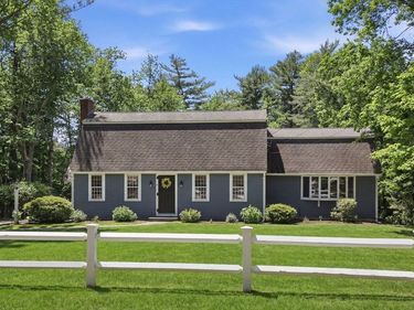 43 Summer St, Norwell, MA 02061