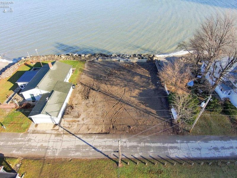 8411 W Division Street, Oak Harbor, OH 43449 Photo 12