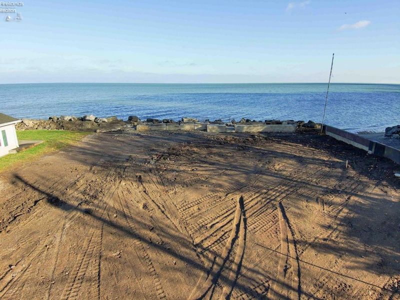 8411 W Division Street, Oak Harbor, OH 43449 Photo 4