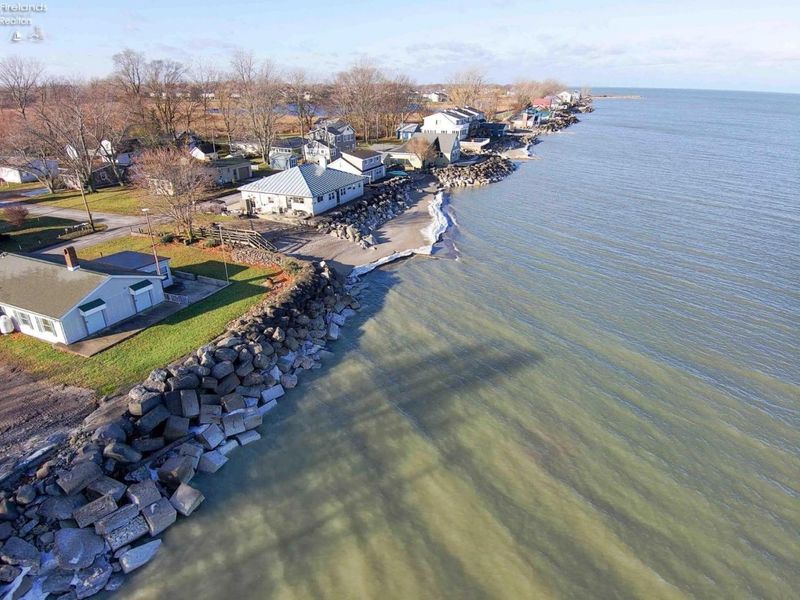 8411 W Division Street, Oak Harbor, OH 43449 Photo 7