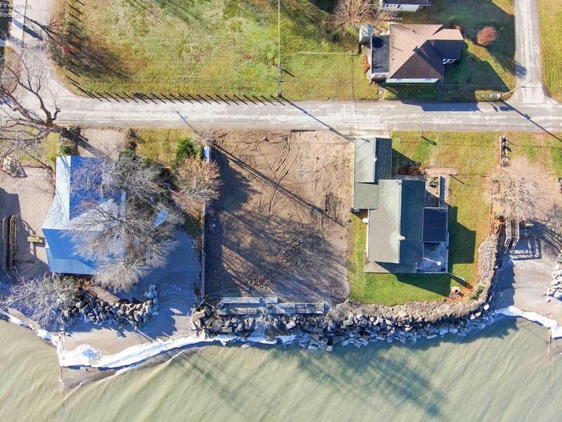 8411 W Division Street, Oak Harbor, OH 43449 Photo 8