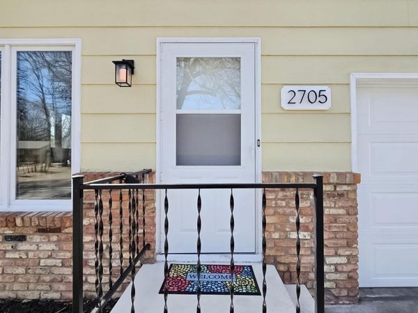 2705 Larch Lane N, Plymouth, MN 55441