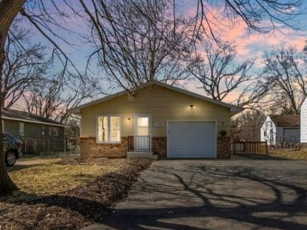 2705 Larch Lane N, Plymouth, MN 55441