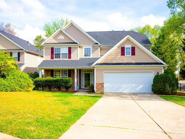 12700 Oldehurst Place, Charlotte, NC 28262