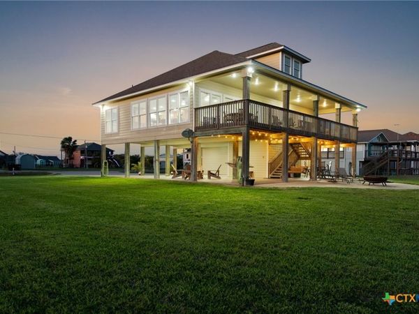 1588 W Bayshore Drive , Palacios, TX 77465