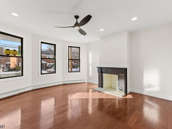 633 Lafayette Ave, Hawthorne, NJ 07506