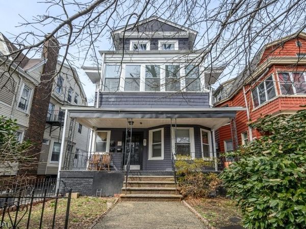 1053 Hunterdon St, Newark, NJ 07112