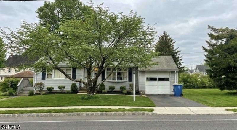 89 Norwood Ave, North Plainfield, NJ 07060 Main Photo