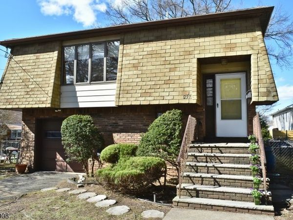 297 Fencsak Ave, Elmwood Park, NJ 07407