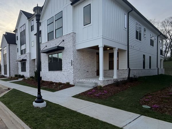 2080 Conductor Ln, Thompsons Station, TN 37179