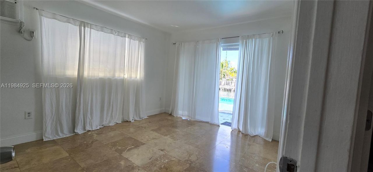 2185 NE 123rd St , Unit 101, North Miami, FL 33181 Photo