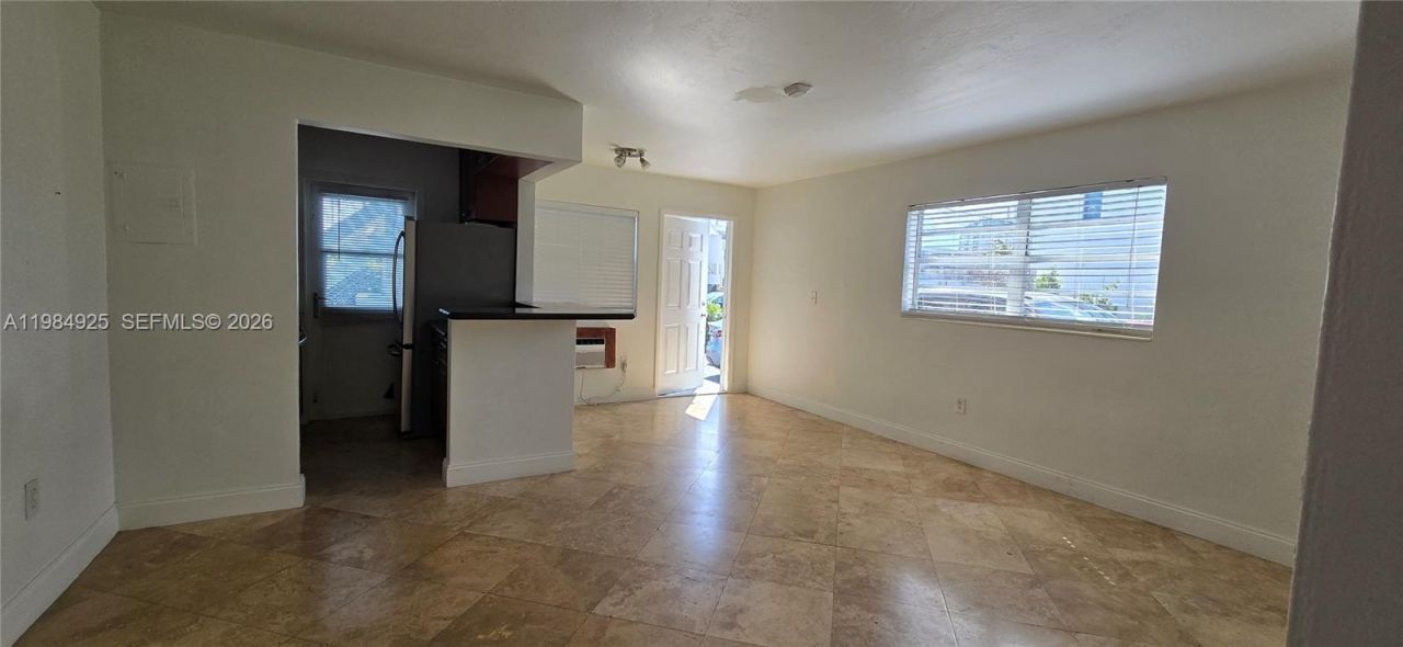 2185 NE 123rd St , Unit 101, North Miami, FL 33181 Photo