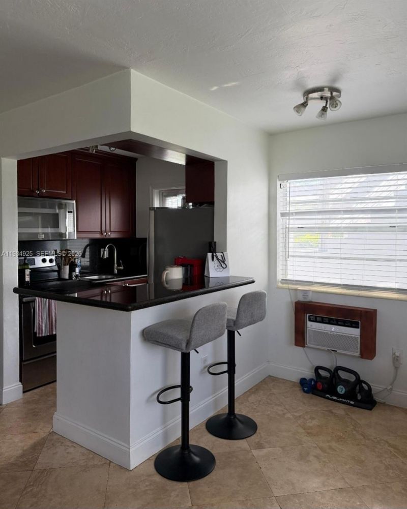 2185 NE 123rd St , Unit 101, North Miami, FL 33181 Photo