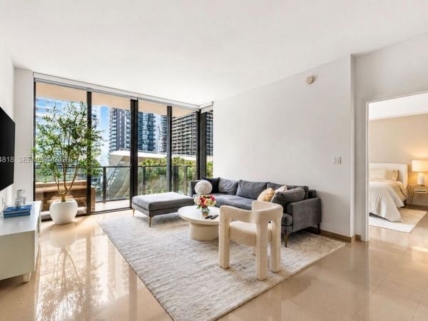 88 SW 7th St, Unit 809, Miami, FL 33130